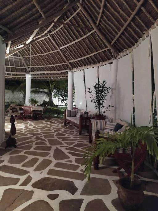 Twiga House Resort Piscina ☆☆☆☆☆ Pearl Beach Watamu Exterior foto